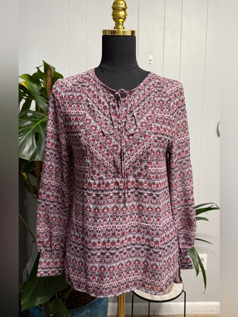 #18) Red,D/Purple Patterned Long-Sleeve Tie-Neck Blouse